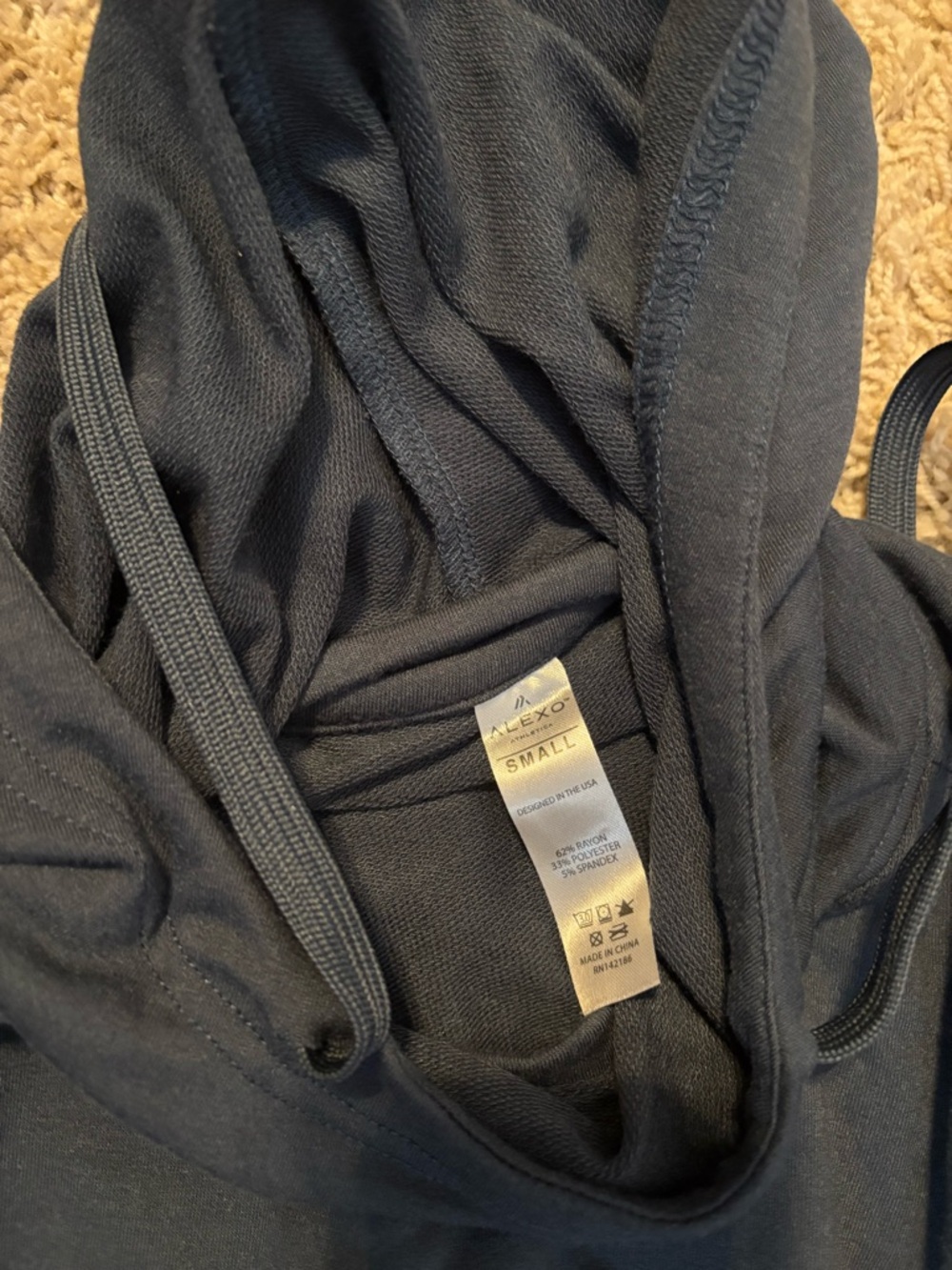 Alexo size small hoodie with pants w/built in pocket for self defense item - Picture 3 of 7